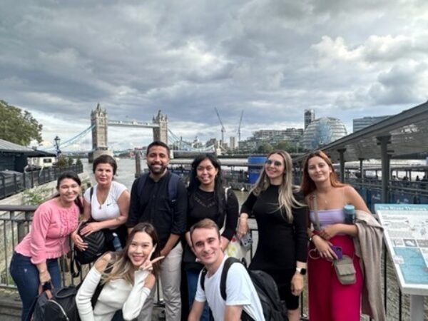 Students in front of the Tower Bridge